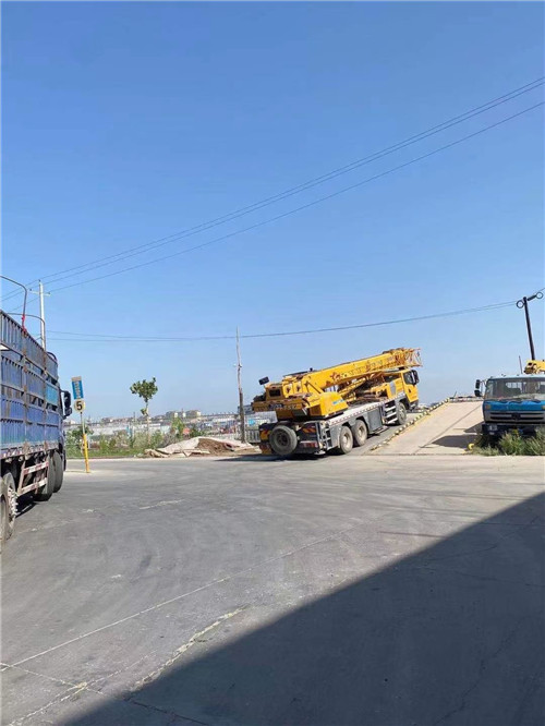 平城区25吨吊车的租赁价格大概是多少？