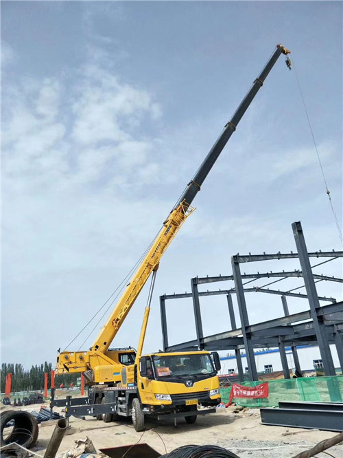 平城区超高层建筑钢结构吊装案例